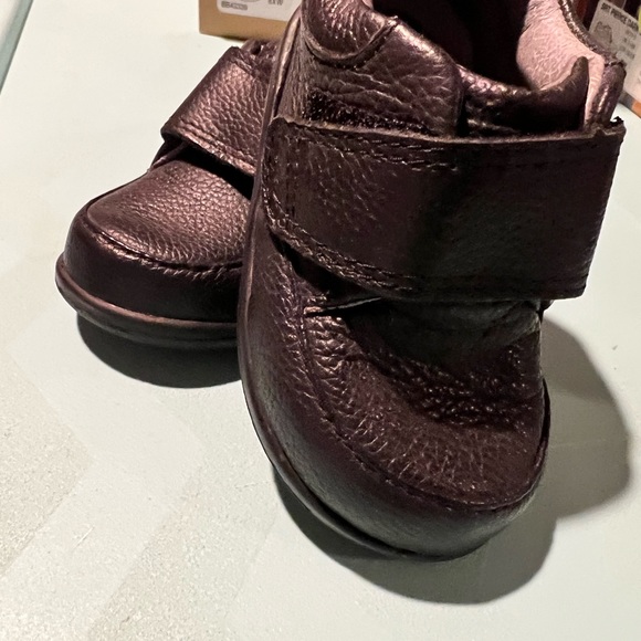 Stride Rite SRT “Ross” Black Boys Shoes - Picture 2 of 2